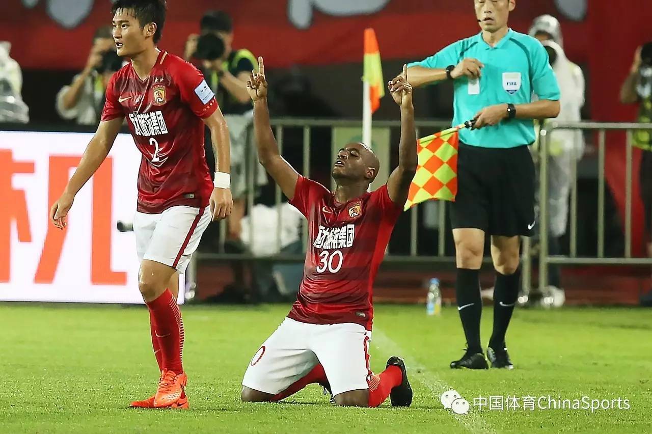 关于上海申鑫爆冷战平广州恒大，收获宝贵一分的信息